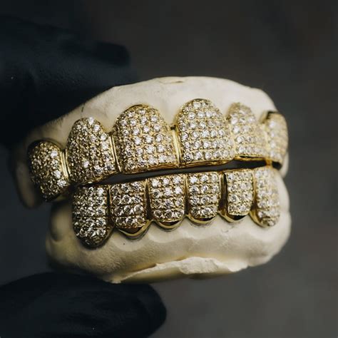 20 Rappers who wear Grillz (Not Limited to 